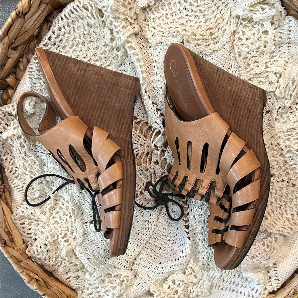 Cole Haan Nike Air Women's Tan Leather Lace up Wedge sandals. 5”. Size 10 - Picture 3 of 5